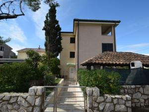 Apartment Ravlic Jelena by Interhome