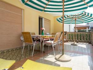 Apartment Appartement Apartman Ester mit Terrasse by Interhome