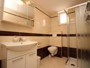 Apartment Nettes Appartement in Baška mit Gemeinsamer Terrasse by Interhome