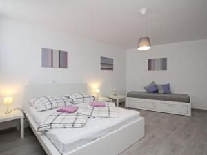 Apartment Wohnung in Baška mit Terrasse by Interhome