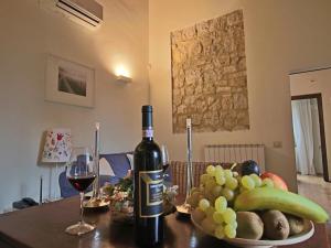 Modern holiday home in Foligno - Loc with pool