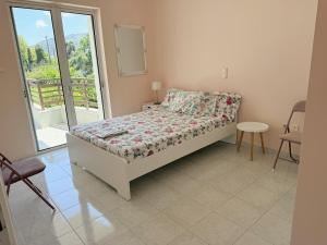 Zeus Beach Condo