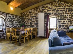 Apartment Open Space Penthouse im Schloss mit Seeblick by Interhome