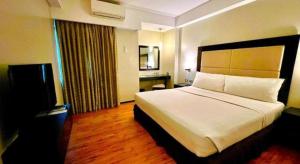 Mallberry Suites Business Hotel