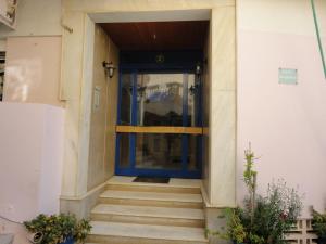 Apergis Rooms Syros Greece