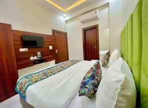 Hotel Vanya Palace