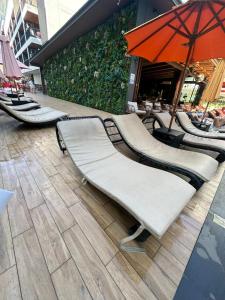 2 комнатные апартаменты с одной спальней и кухней-гостиной