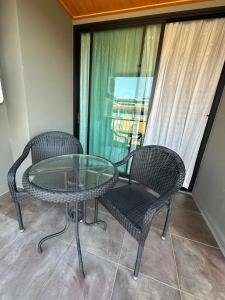 2 комнатные апартаменты с одной спальней и кухней-гостиной