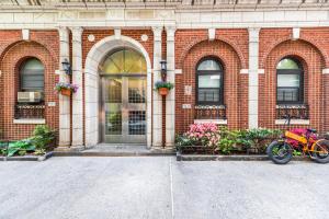 Upper W Side 1BR w WD nr Lincon Center NYC-294