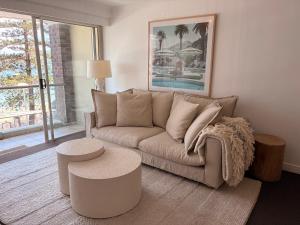 Stylish Manly Waterfront Apartment with Free Parking