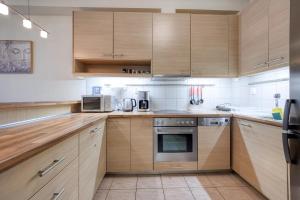 Thanos House 2 with Private Parking