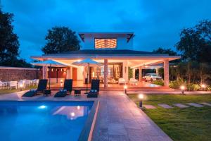 Classique Woods by StayVista with Lawn with Gazebo & Bar, Indoor Fun