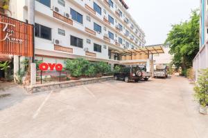 OYO 807 Suan Dok Kaew Hotel