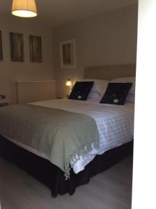 Double Room with Garden View room in Three-Cranes