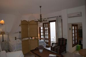 Roditses Beach Sea Front Apartments Samos Greece