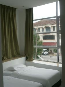 F.M GUESTHOUSE