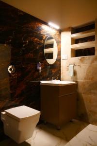 Dheer- BnB at an Artists Abode