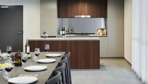 Pet Friendly, Free Parking, next to Pool, Gym and Sauna