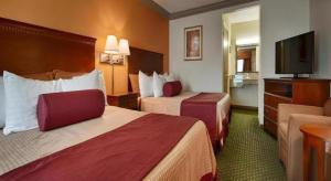 Cloverdale Wine Country Inn and Suites