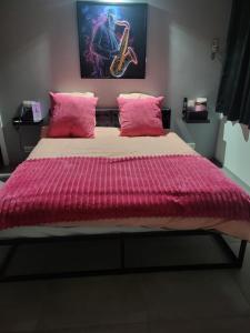 Le Bovary Hotel Striptease