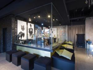 The Hulo Hotel & Gallery