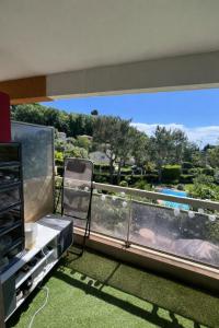 Studio lumineux avec terrasse & piscine