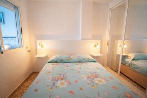 Apartamento en primera línea de playa con vistas al mar