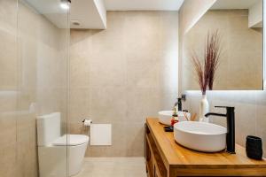 O Lar de Laura Casa familiar para escapada tranquila con piscina y sala de juegos cerca de Vigo