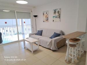 Bonito apartamento junto al mar
