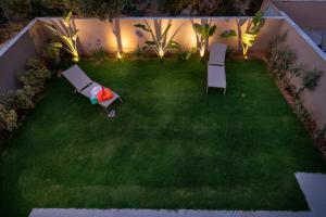 Mystrali 2BD Modern Apt with Private Garden