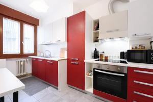 -7 beds- 5 minutes from the airport -