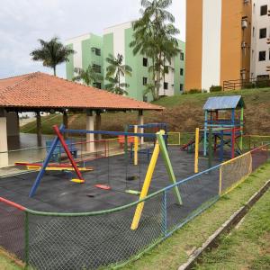 Apartamento confortável em condomínio família