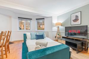 The Sulgrave Escape - Free Parking, Close to Westfield, Ground Floor