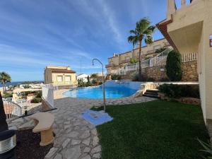 Beachnear terraced house with wonderful sea-views