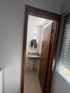 Complete apartment, two bedrooms, one of which is an en-suite with air conditioning