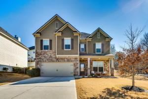 Open Plan Arcade Home with Natural Hardwoods Sleeps 10