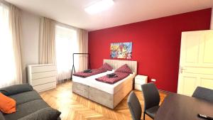Single Suite Apartment Top 8
