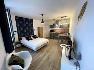 Studio central, parking, lit Queen size par ALP Chartres