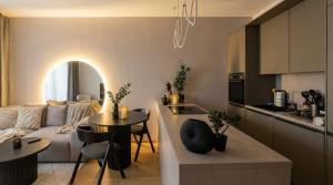 Sky Park Luxury Apartment with Stunning Views