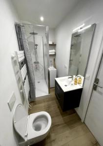 Studio central, parking, lit Queen size par ALP Chartres