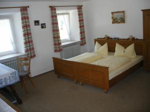 Budget Double Room Ground Floor room in Pension Gregory