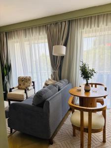 Sarah homes vintage charm near jkia and sgr