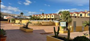 PREMIUM - NEW TROPICAL CASA GREEN OASIS Costa Calma - FAST WI-FI !! SWIMMING POOL !! TV