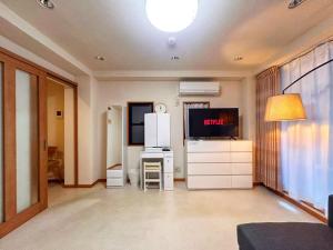 OMOYI-HOUSE Spacious 3BR Sleeps 10 in Shinjuku-Yoyogi Private 4 Floors with Big Balcony Near Gyoen Takashimaya Isetan