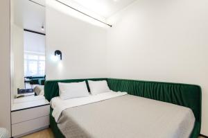 02-76b in RC Pechersk Plaza, Mykhaila Boichuka 19-А, Petrovdom Apartments