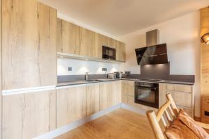 Beautiful apt in LEcrin Arc 1800, 8 people, 3 bedrooms, 80m3, sauna, hammam, gym