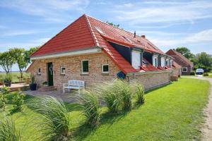 Huus ant Diek, Luxus in Deichnähe, Erdgeschosswohnung mit Pool