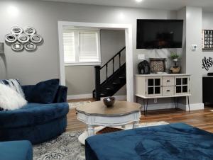 The Bluebird Guesthouse *walk to downtown*