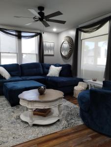 The Bluebird Guesthouse *walk to downtown*