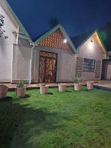 Kukis Place, 5 bedrooms, whole compound